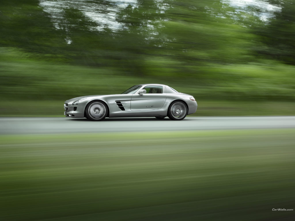 Mercedes-Benz SLS AMG - ウインドウを閉じる